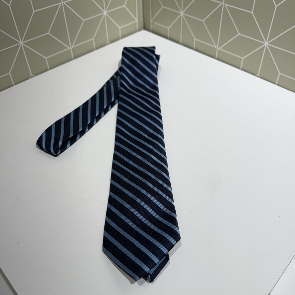 TOMMY HILFIGER‎ MENS NEW NAVY 100%SILK CLASSIC NECKTIE WIDTH:3 1/8"